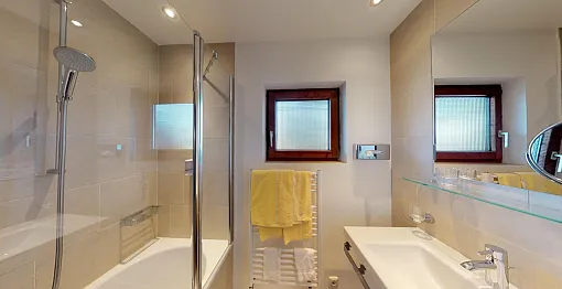 hotelpark08262019_083118.jpg